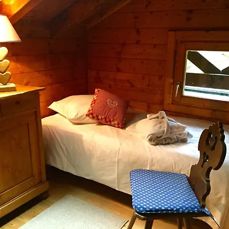 Near Bitche With Private Sauna Chalet